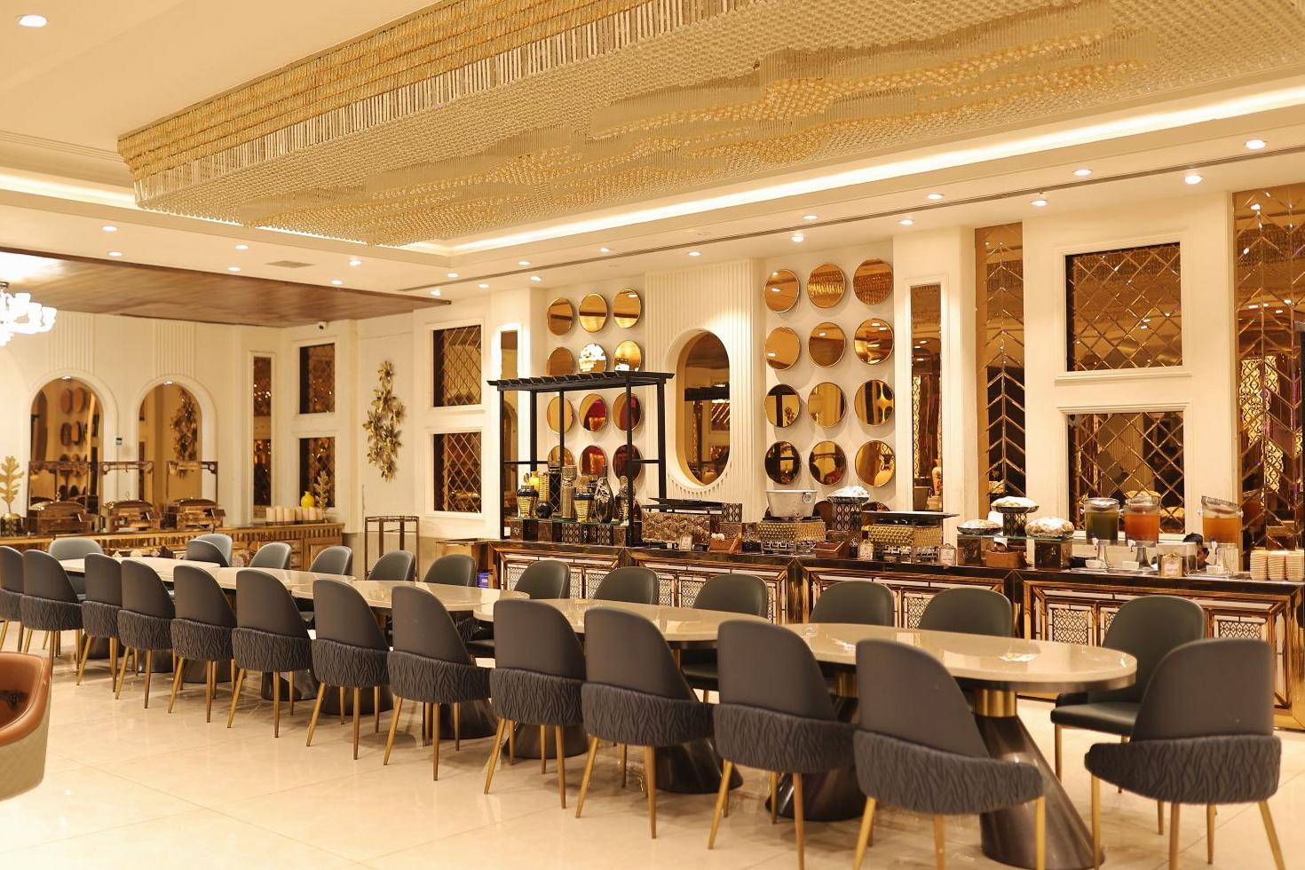 Elegant Dining